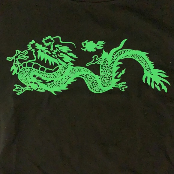 Crop top - dragon - Picture 3 of 9
